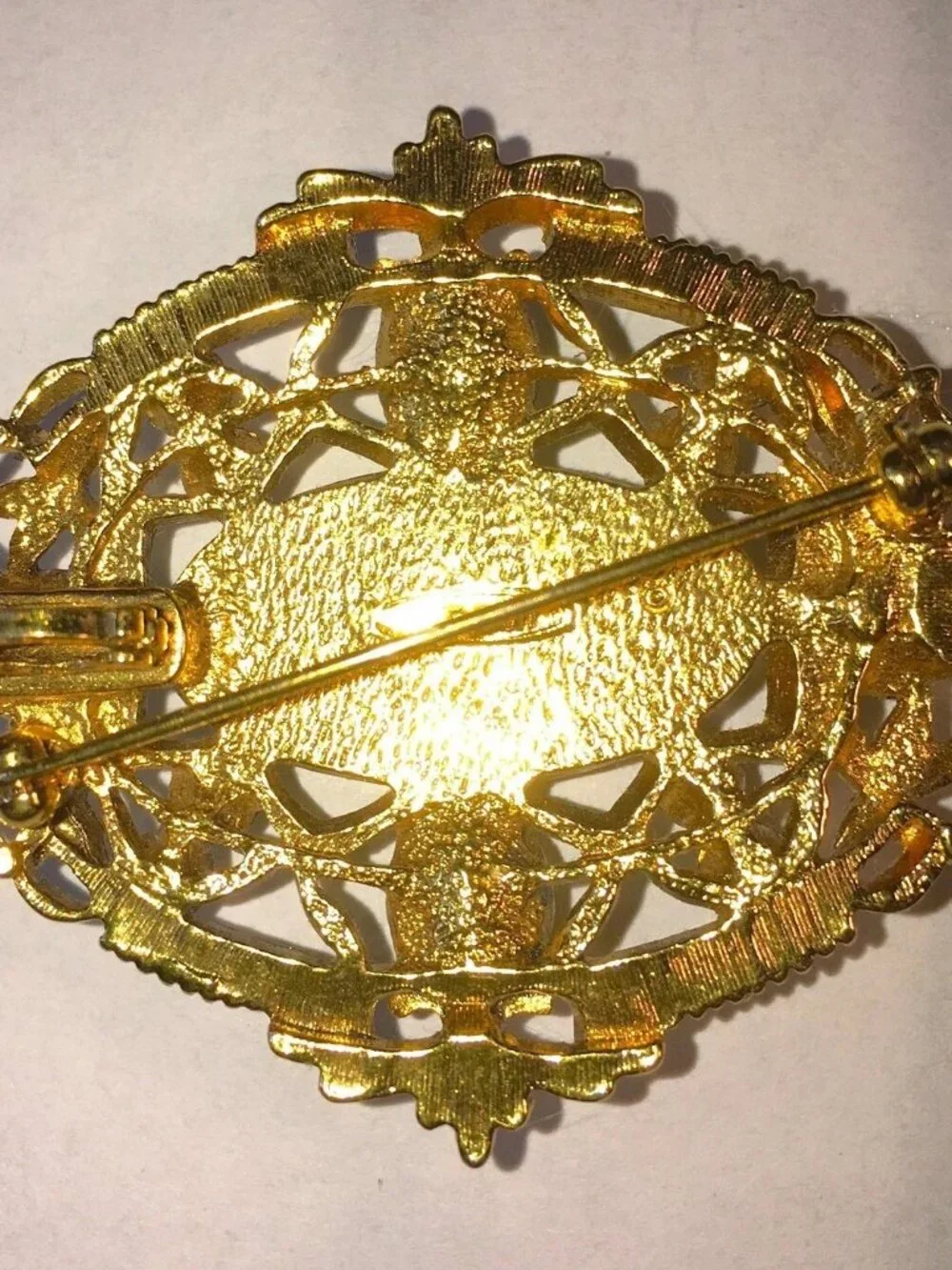 VINTAGE AVON FILIGREE FANTASY PIN PENDANT AMBER PEARLS CRYSTALS 1995